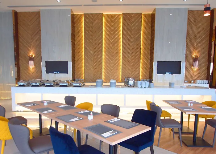 The Quarter Ari By Uhg Hotel 4*